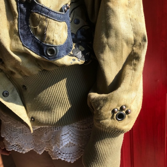 Jacket - Picture 5 of 5